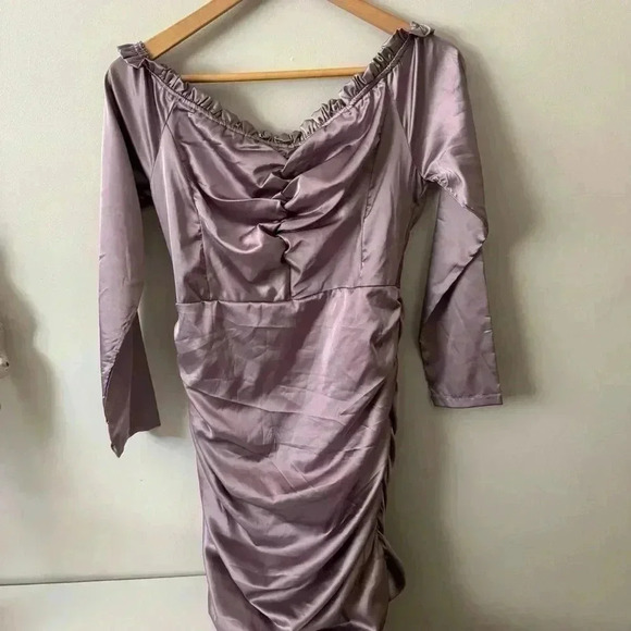 NWT FASHION NOVA MAUVE MAKE A  FIRST IMPRESSION DRESS OFF THE SHOULDER SATIN L - Picture 6 of 7